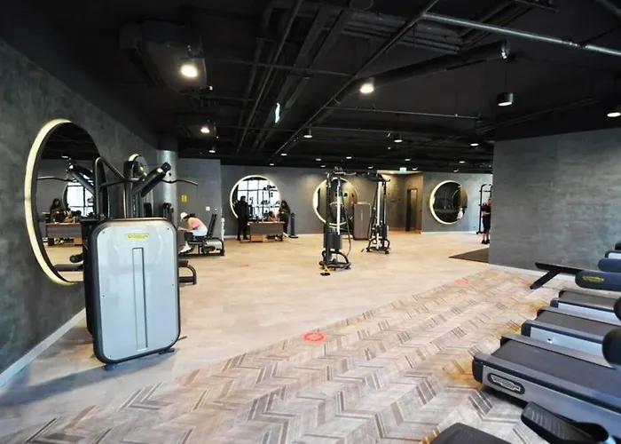 Gorgeous Modern 1bd Terracepoolviews! #183 *